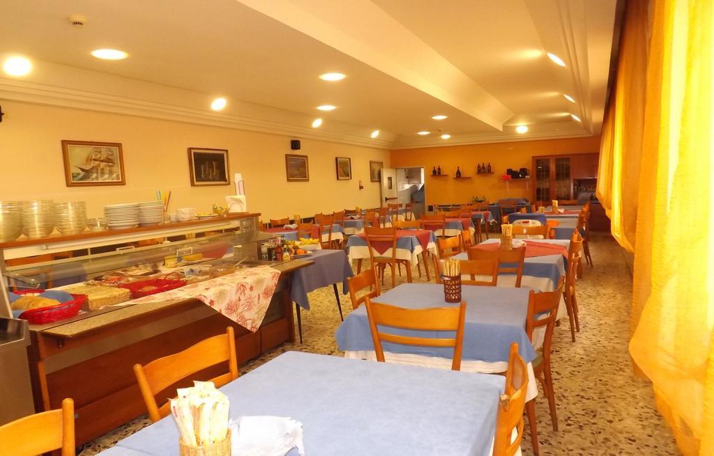 Hotel La Vela Bellaria-Igea Marina Esterno foto